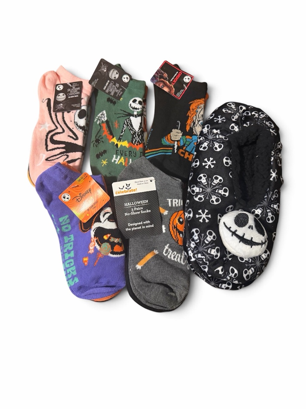 ๐ HalloweenCharacter Socks & Slippers Bundle Disney, Chucky& Jack Skellington ๐ป - Picture 4 of 6